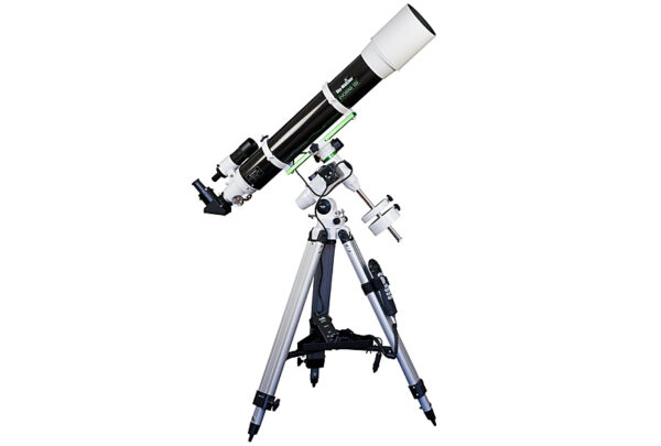 Telescopio Skywatcher Evostar 120 con montatura EQ3 Pro SynScan™ | Teleskopshop.ch
