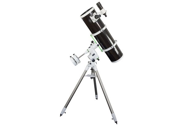 Telescopio Skywatcher Explorer 200P con montatura EQ5